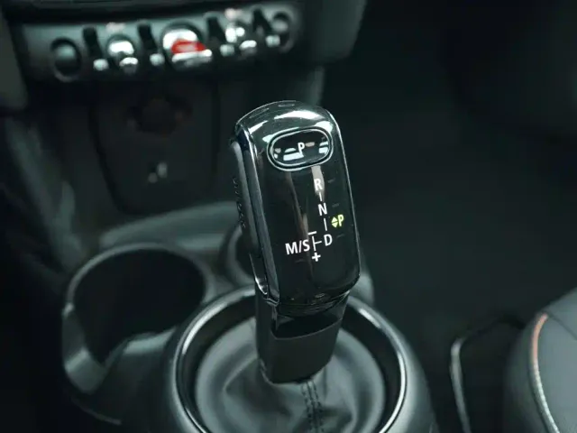 MINI Hatch — Фото автомобиля 8