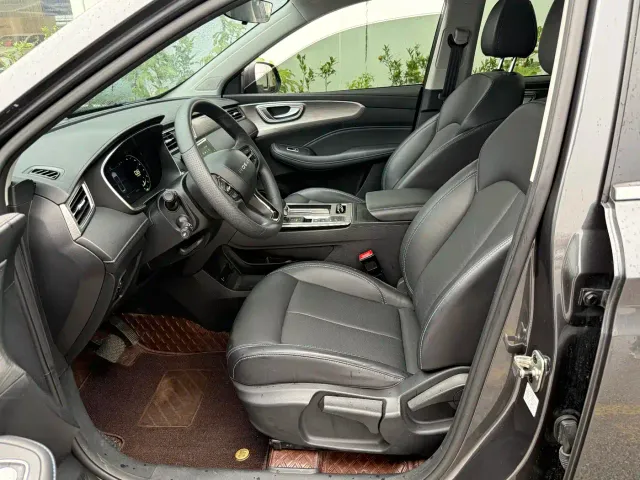 Roewe RX5 — Фото автомобиля 10