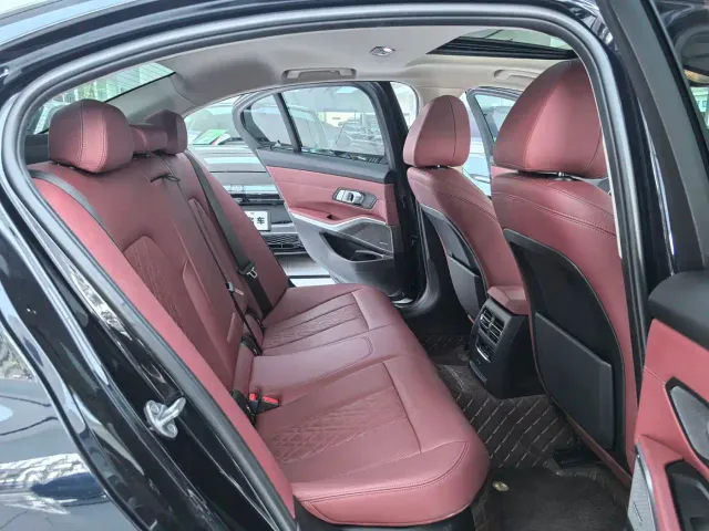 BMW 3 Series — Фото автомобиля 11