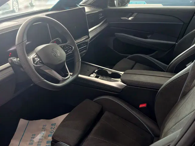 Volkswagen Passat — Фото автомобиля 4