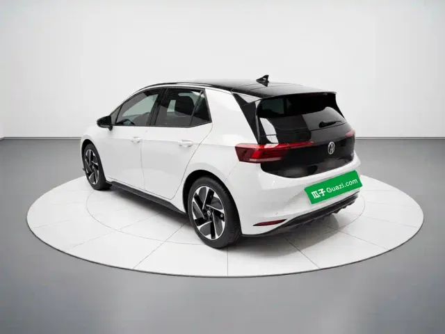 Volkswagen ID.3 — Фото автомобиля 4