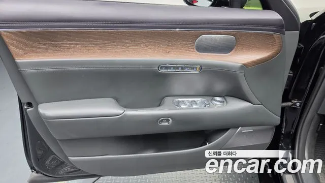 Genesis G90 Бензин 3.5 турбо AWD — Фото автомобиля 23