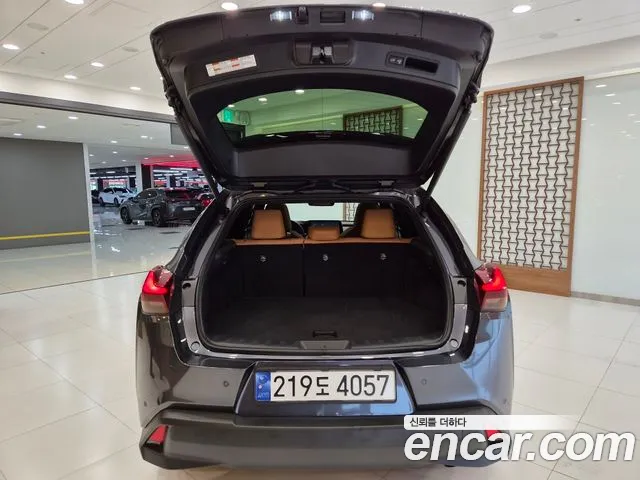 Lexus UX — Фото автомобиля 5