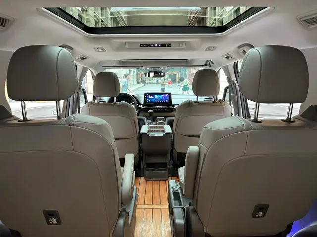 Toyota Granvia — Фото автомобиля 11
