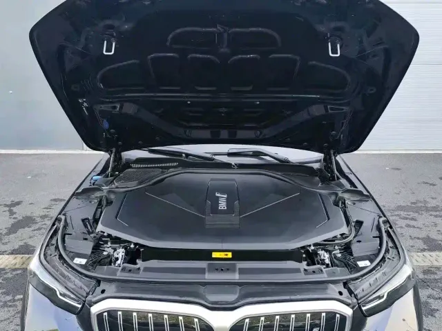 BMW i5 — Фото автомобиля 7