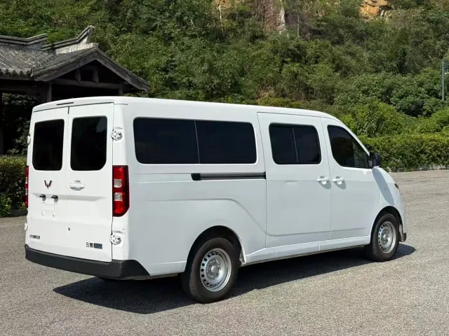 Wuling Yangguang — Фото автомобиля 4