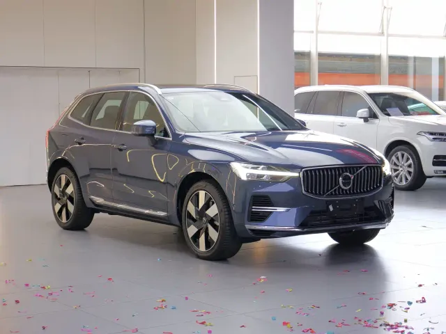 Volvo XC60 — Фото автомобиля 3
