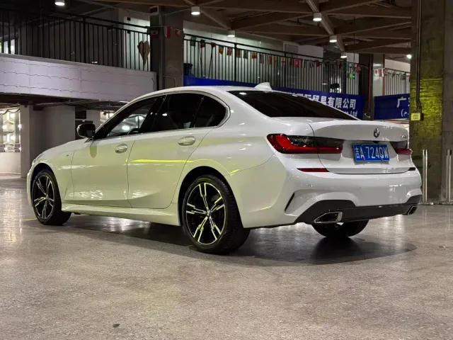 BMW 3 Series — Фото автомобиля 9