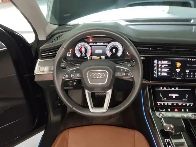 Audi Q7 — Фото автомобиля 10