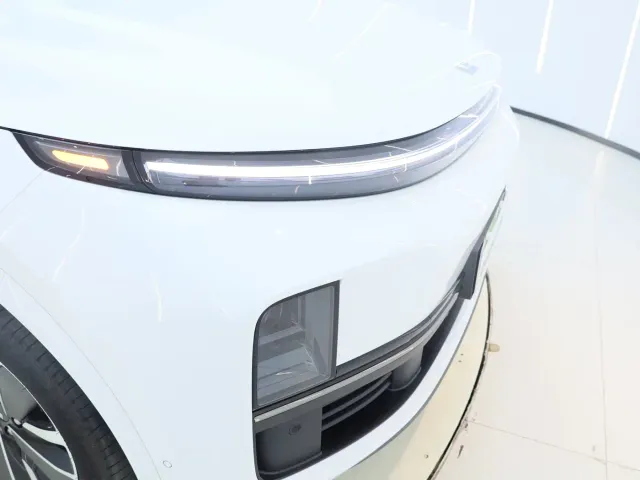Li Auto L7 — Фото автомобиля 16