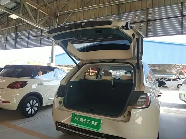 Baojun Cloud — Фото автомобиля 18