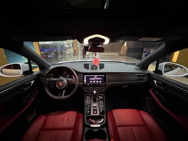 Porsche Macan — Фото автомобиля 9