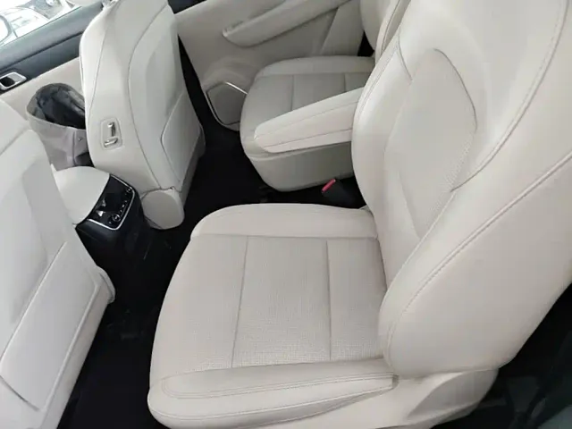 Li Auto ONE — Фото автомобиля 16