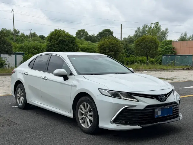 Toyota Camry — Фото автомобиля 3