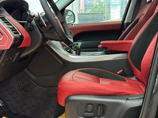 Land Rover Range Rover Sport — Фото автомобиля 16