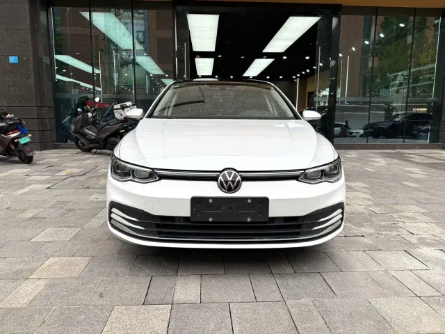 Volkswagen Golf — Фото автомобиля 2