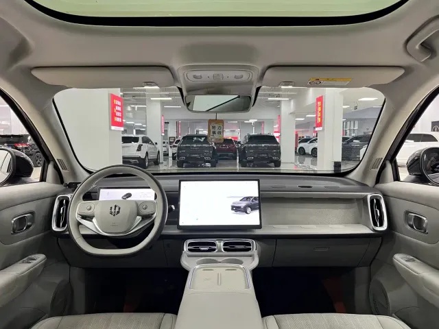 Leapmotor B10 — Фото автомобиля 6