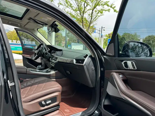 BMW X5 — Фото автомобиля 10