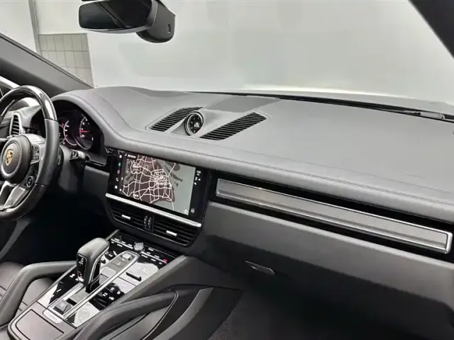 Porsche Cayenne — Фото автомобиля 17