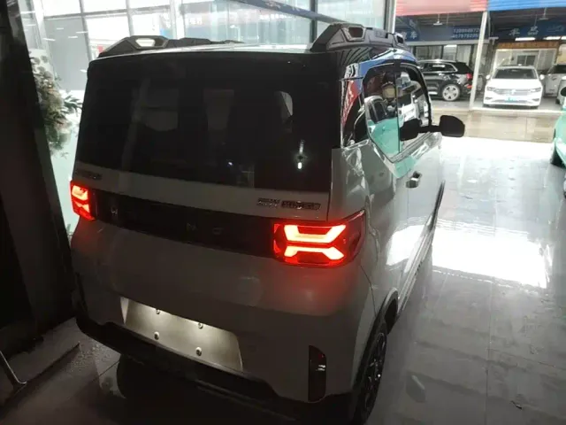 Wuling Hongguang Mini EV — Фото автомобиля 6