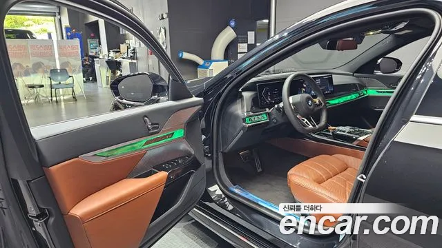 BMW 7-Series 7 серия (G70) 740i xDrive M Sport — Фото автомобиля 10