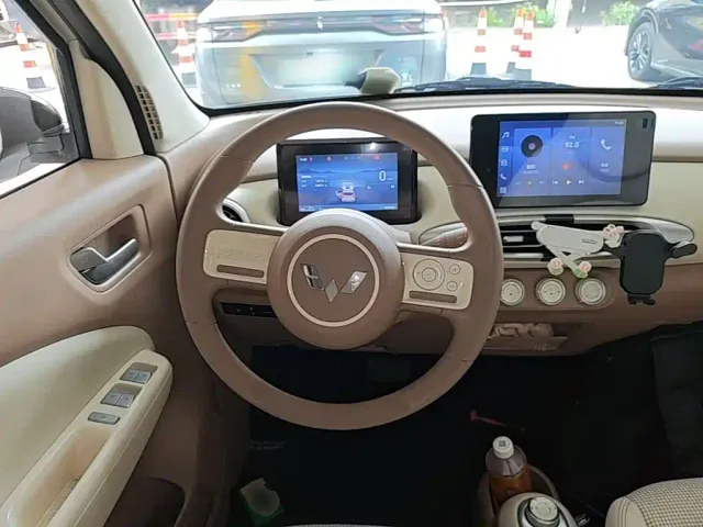 Wuling Hongguang Mini EV — Фото автомобиля 10