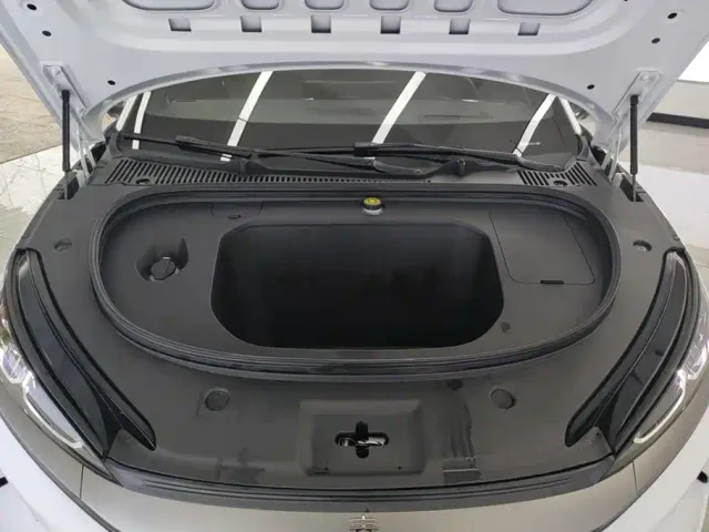 BYD Qin L — Фото автомобиля 10