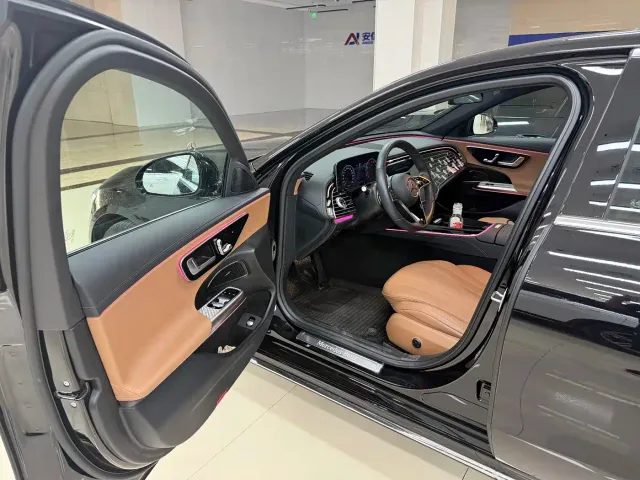 Mercedes-Benz E-Class — Фото автомобиля 9
