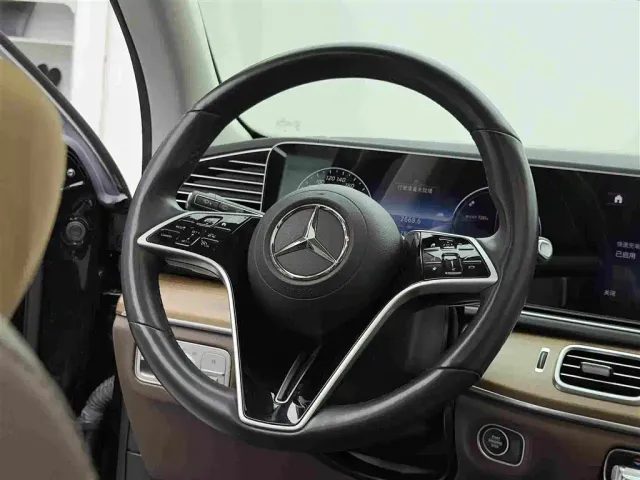 Mercedes-Benz GLE-Class — Фото автомобиля 13