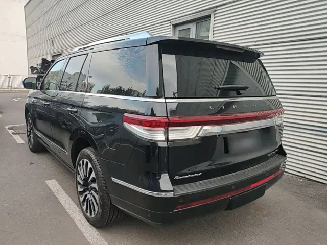Lincoln Navigator — Фото автомобиля 4