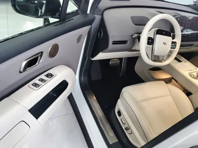 Li Auto i6 — Фото автомобиля 15