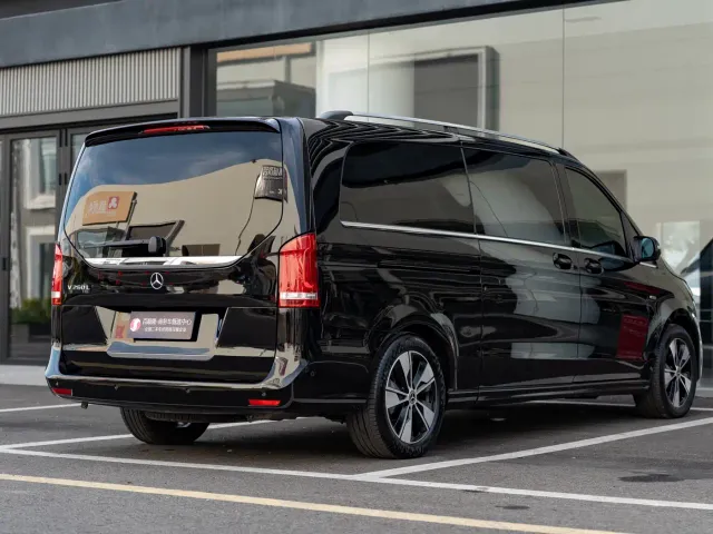 Mercedes-Benz V-Class — Фото автомобиля 16