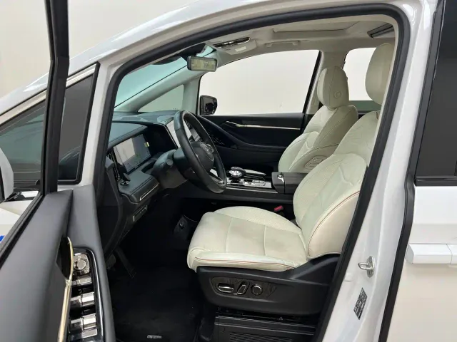 GAC Trumpchi E9 — Фото автомобиля 8