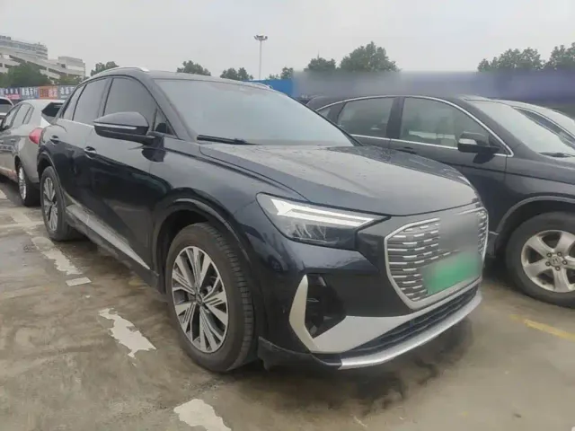 Audi Q4 e-tron — Фото автомобиля 3
