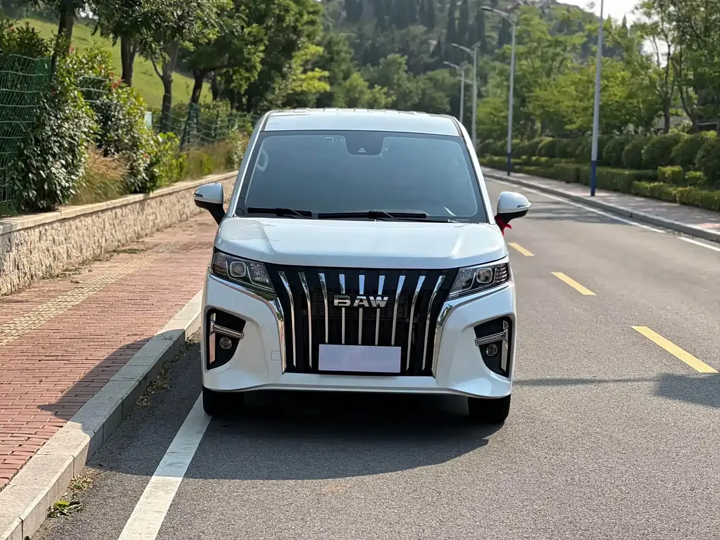BAW (Beijing Automobile Works) Ruisheng Ace M7 2025 2.0L Automatic Long Wheelbase Mid-level Operation 9-seater — Фото автомобиля 2