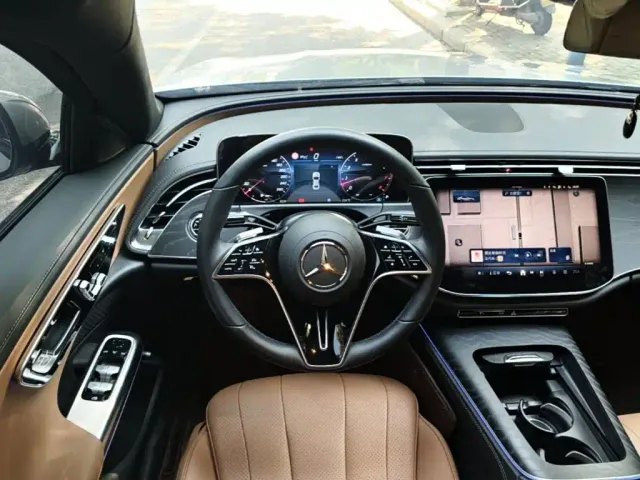 Mercedes-Benz E-Class — Фото автомобиля 6