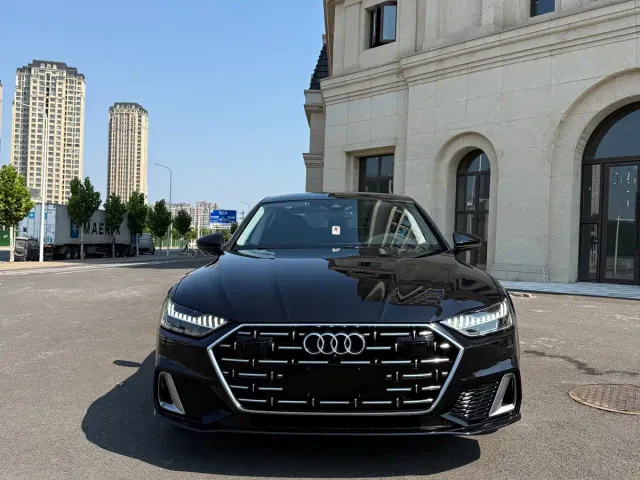 Audi A7L — Фото автомобиля 2