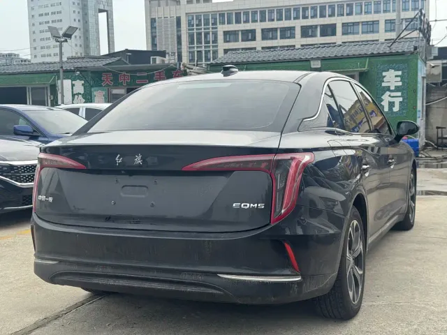 Hongqi E-QM5 — Фото автомобиля 8
