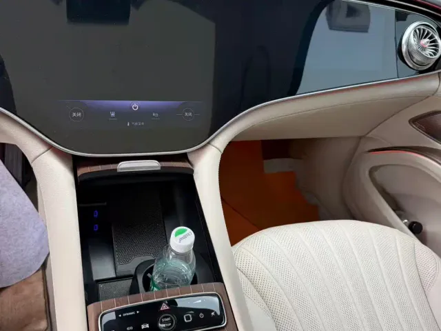 Mercedes-Benz EQS SUV — Фото автомобиля 8
