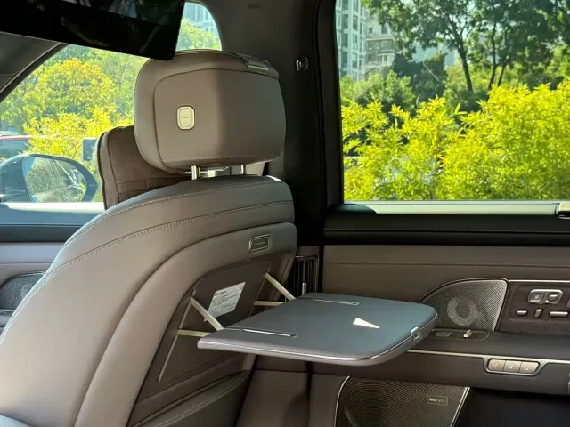 Nio ES8 — Фото автомобиля 13