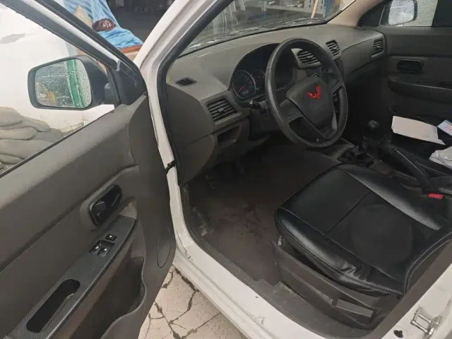Wuling Hongguang — Фото автомобиля 13