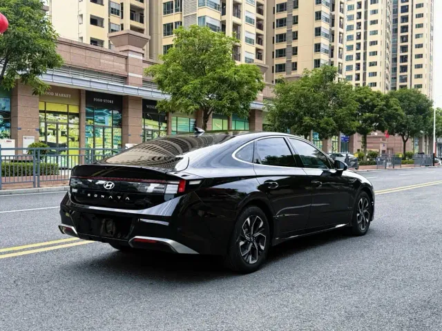 Hyundai Sonata — Фото автомобиля 9