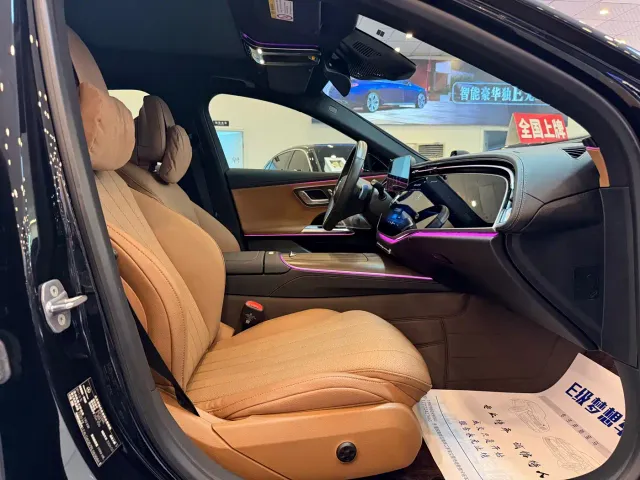 Mercedes-Benz E-Class — Фото автомобиля 12