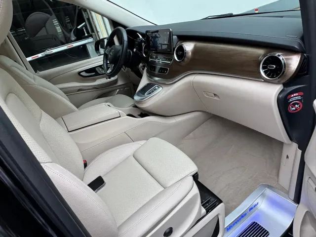Mercedes-Benz V-Class — Фото автомобиля 26