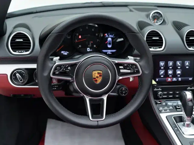Porsche 718 — Фото автомобиля 16