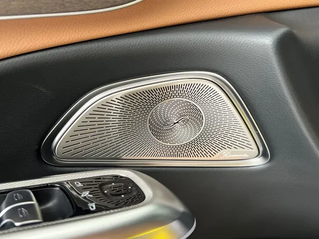 Mercedes-Benz E-Class — Фото автомобиля 12