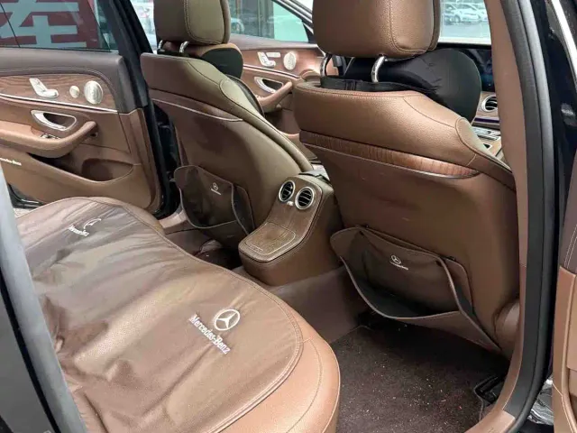 Mercedes-Benz E-Class — Фото автомобиля 7