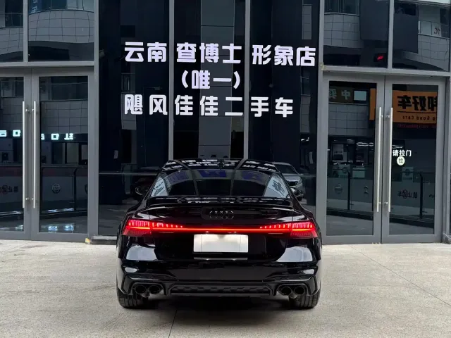 Audi A7L — Фото автомобиля 5