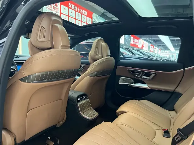 Mercedes-Benz E-Class — Фото автомобиля 11