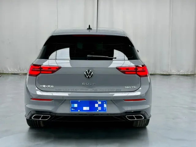 Volkswagen Golf — Фото автомобиля 18